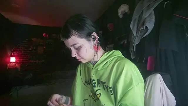 Snapshot of MoorderxDoll chatting on 31, 12, 2024 MoorderxDoll online show from 31, 12, 2024