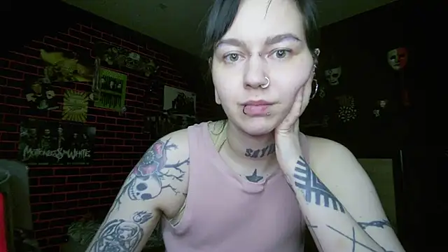 MoorderxDoll online show from 19, 4, 2026