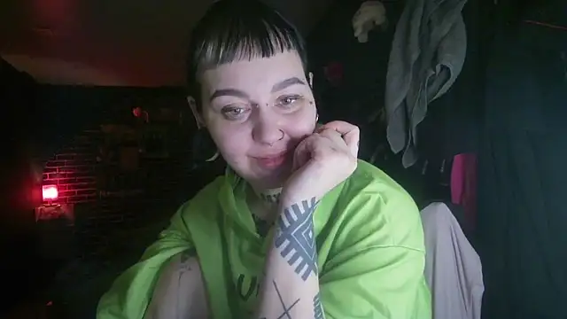 Snapshot of MoorderxDoll chatting on 1, 1, 2025 MoorderxDoll online show from 1, 1, 2025