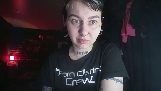 Snapshot of MoorderxDoll chatting on 16, 3, 2025 MoorderxDoll online show from 16, 3, 2025