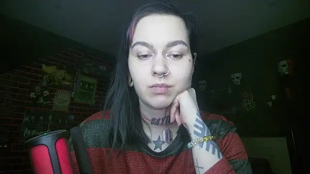 Snapshot of MoorderxDoll chatting on 5, 10, 2025 MoorderxDoll online show from 5, 10, 2025