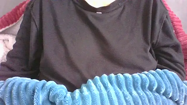 Snapshot of DragoneSFR chatting on 29, 11, 2025 DragoneSFR online show from 29, 11, 2025