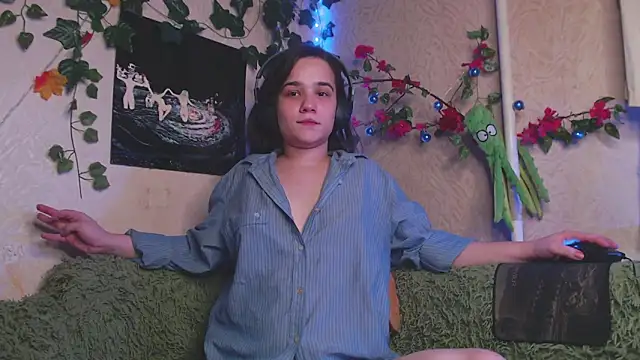 Tiny Witch online show from 4, 11, 2025