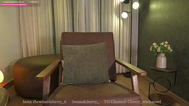 Snapshot of Miss_beee chatting on 13, 7, 2026 Miss beee online show from 13, 7, 2026