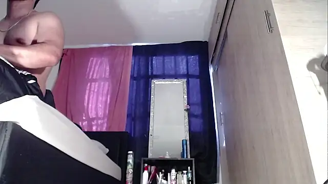 Tommhot online show from 10, 9, 2025