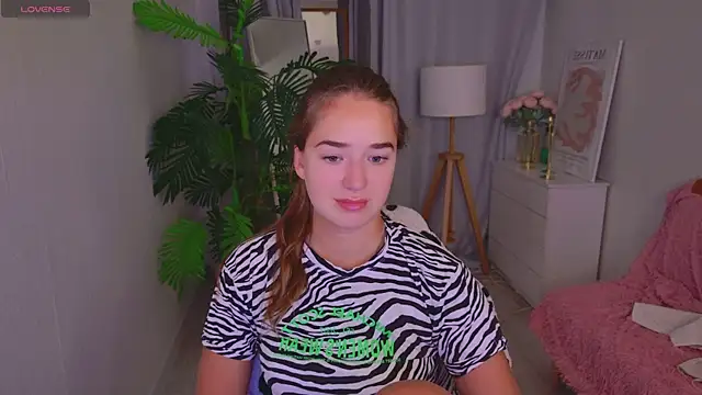 LovelyJessie online show from 21, 6, 2026