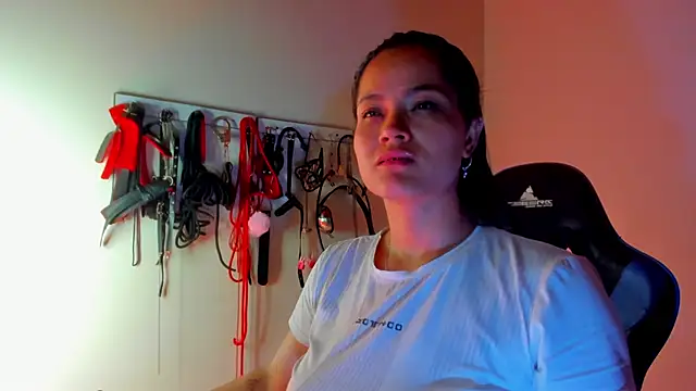 scarlet-kennedy98 online show from 14, 4, 2026