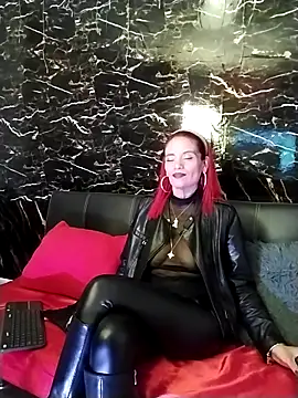 Julieta Wall  online show from 19, 9, 2025