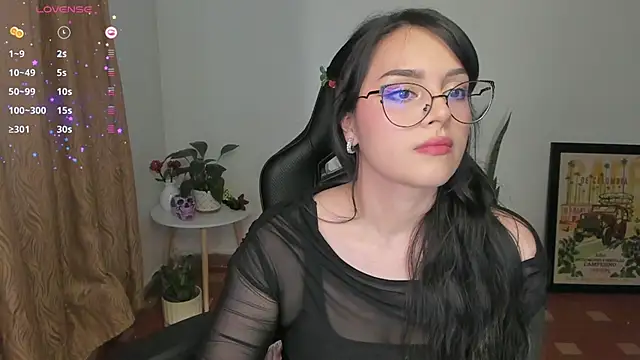 Snapshot of anaveleeez chatting on 5, 10, 2025 anaveleeez online show from 5, 10, 2025