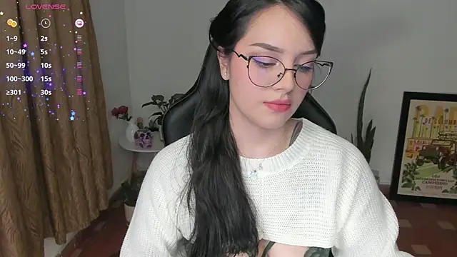 Snapshot of anaveleeez chatting on 11, 10, 2025 anaveleeez online show from 11, 10, 2025