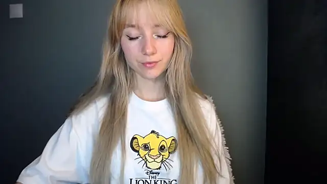 LuciaYoung online show from 14, 11, 2025