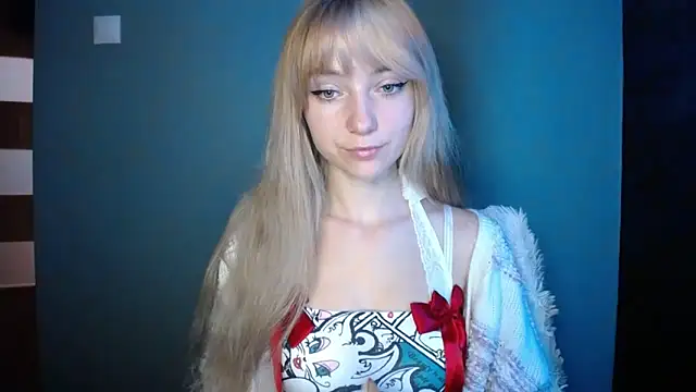 LuciaYoung online show from 5, 10, 2025