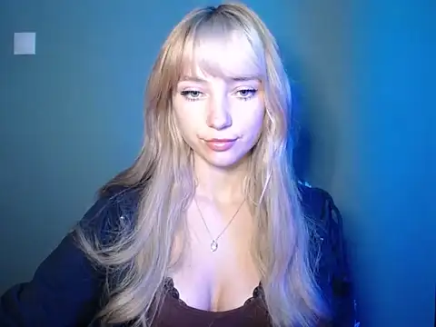 LuciaYoung online show from 6, 10, 2025