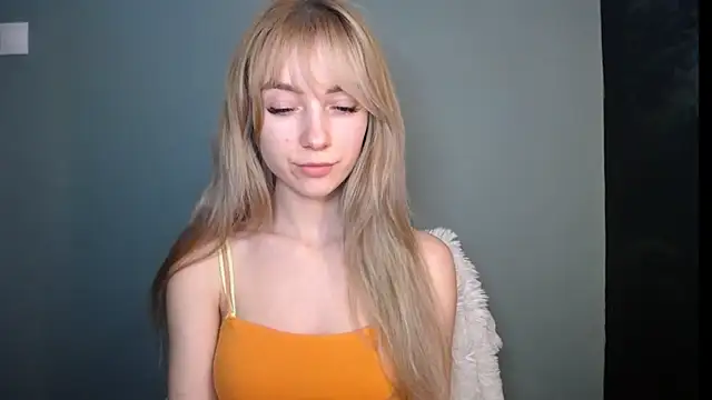 LuciaYoung online show from 7, 2, 2026