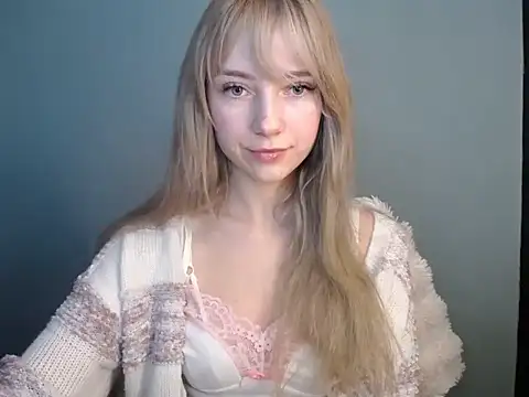 LuciaYoung online show from 14, 1, 2026