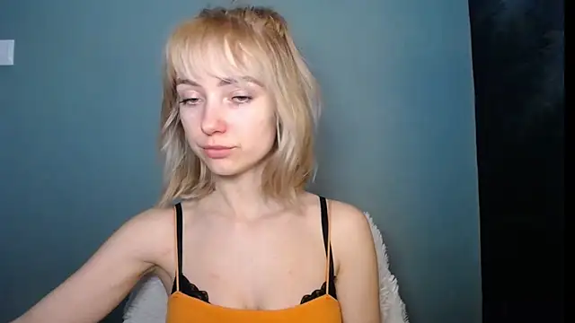 LuciaYoung online show from 7, 3, 2026