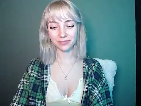 LuciaYoung online show from 19, 3, 2026