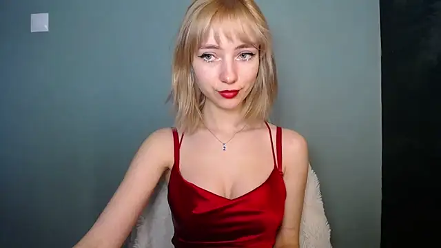 LuciaYoung online show from 8, 3, 2026