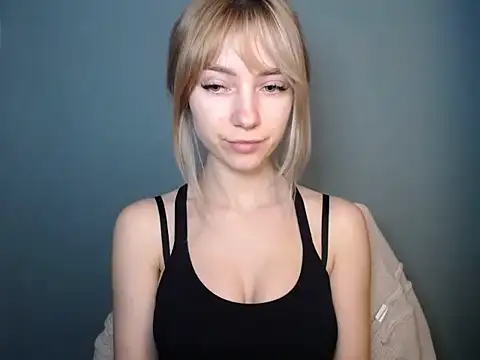 LuciaYoung online show from 9, 2, 2026