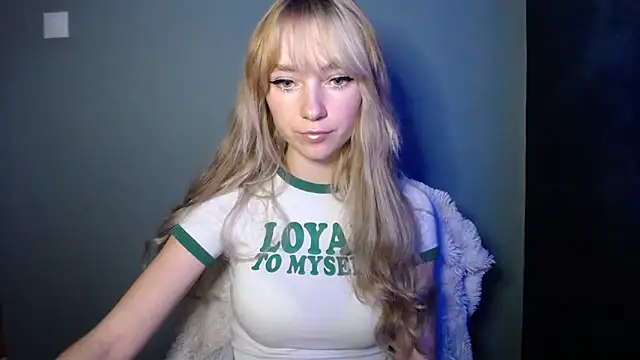 LuciaYoung online show from 16, 11, 2025