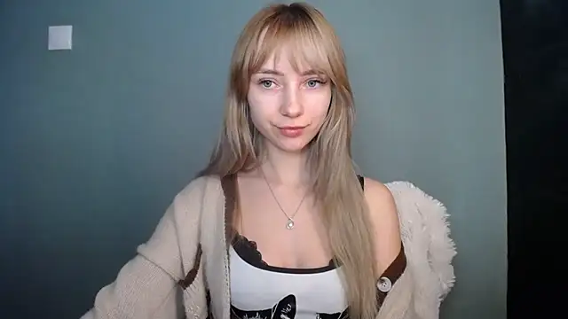 LuciaYoung online show from 17, 1, 2026