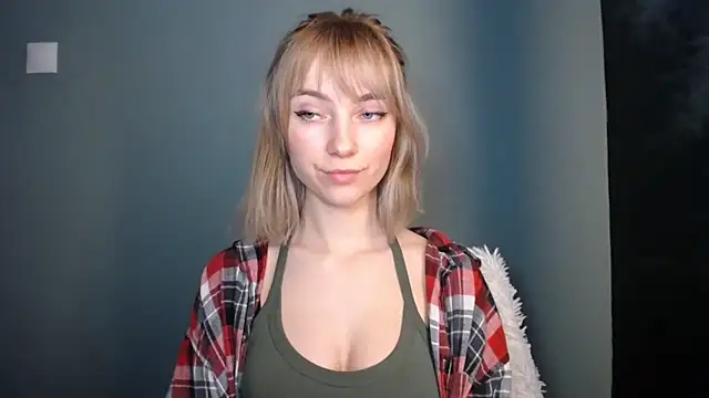 LuciaYoung online show from 23, 2, 2026