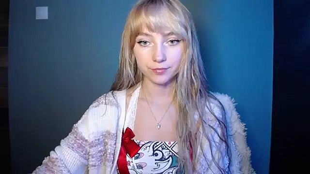 LuciaYoung online show from 4, 10, 2025