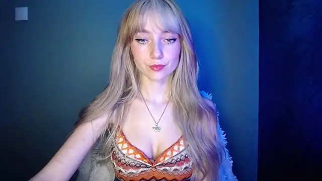 LuciaYoung online show from 9, 11, 2025