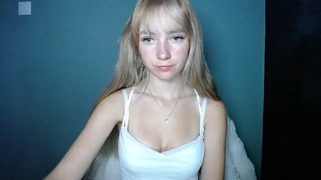 LuciaYoung online show from 13, 9, 2025