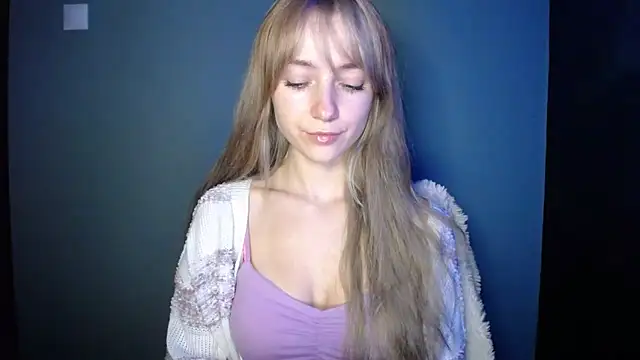 LuciaYoung online show from 15, 10, 2025