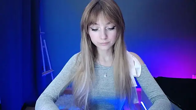 LuciaYoung online show from 18, 3, 2025