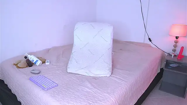 Snapshot of argiee_taylorxs2 chatting on 21, 9, 2025 argiee taylorxs2 online show from 21, 9, 2025