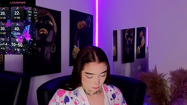  brenna hanson online show from 25, 11, 2025