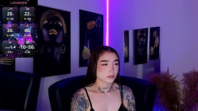  brenna hanson online show from 26, 11, 2025