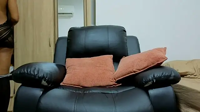 Issa Km  online show from 7, 1, 2026