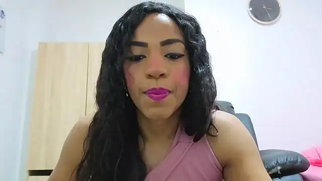 Issa Km  online show from 12, 3, 2026