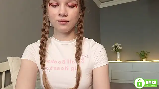 Snapshot of CutieBeauty chatting on 20, 9, 2025 CutieBeauty online show from 20, 9, 2025