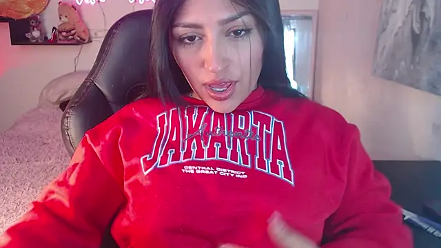 MissDennise online show from 2, 3, 2025