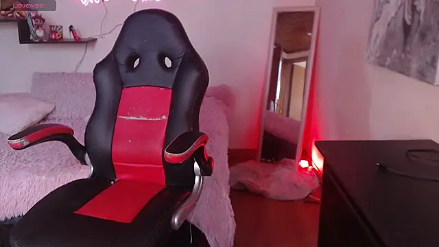 MissDennise online show from 24, 9, 2025