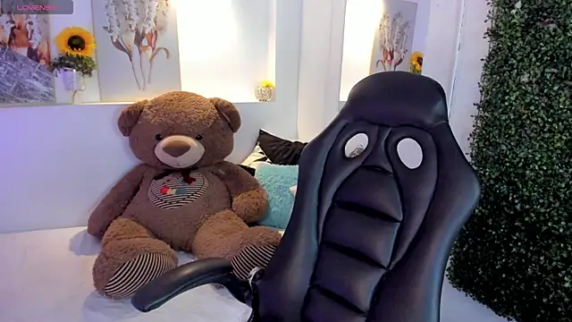 Abby Mae  online show from 25, 9, 2025