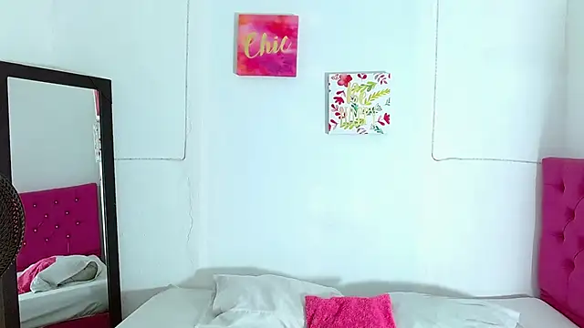 Snapshot of colombianmilf_ chatting on 13, 1, 2025 colombianmilf online show from 13, 1, 2025