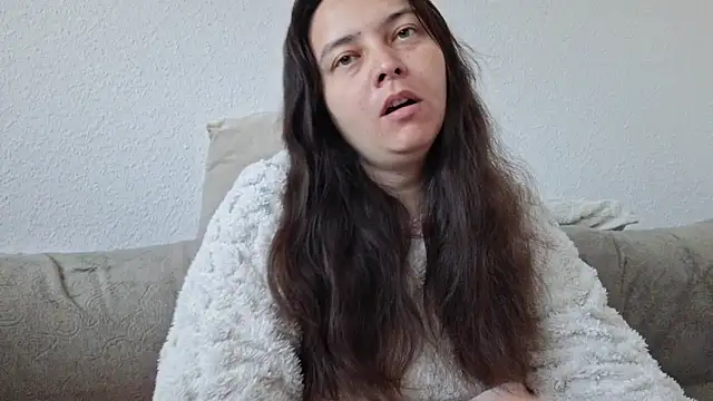 Cyndee Winter online show from 28, 9, 2025