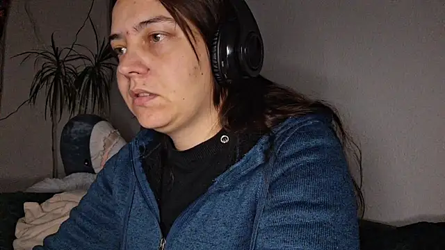 Cyndee Winter online show from 4, 11, 2025