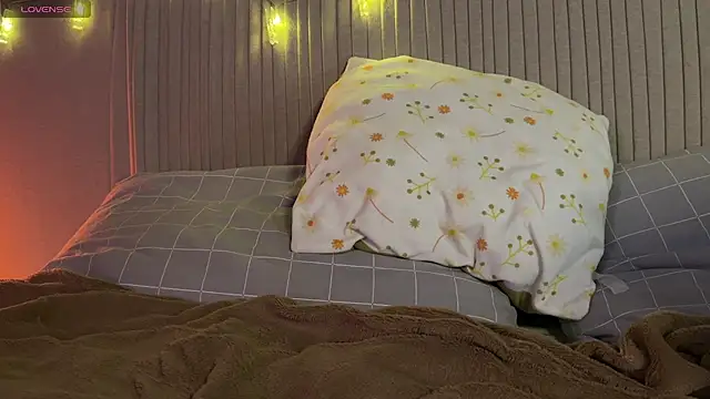 Snapshot of Anisawithlove chatting on 8, 1, 2026 Anisawithlove online show from 8, 1, 2026