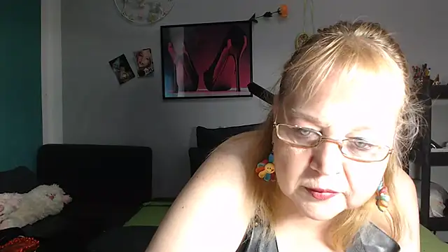 Snapshot of Blasflittchen chatting on 8, 6, 2026 Blasflittchen online show from 8, 6, 2026