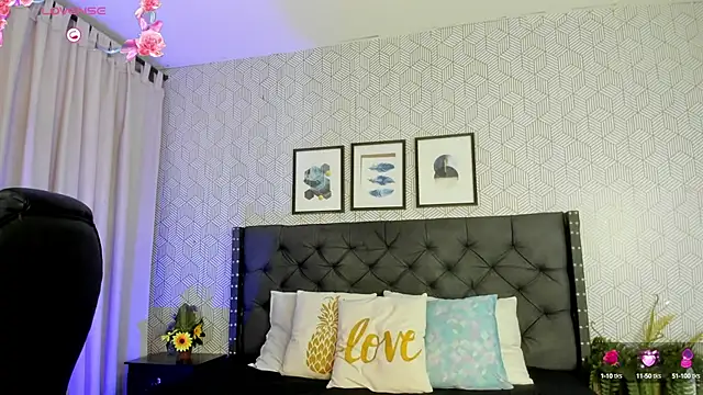 emma  smith1 online show from 3, 3, 2025