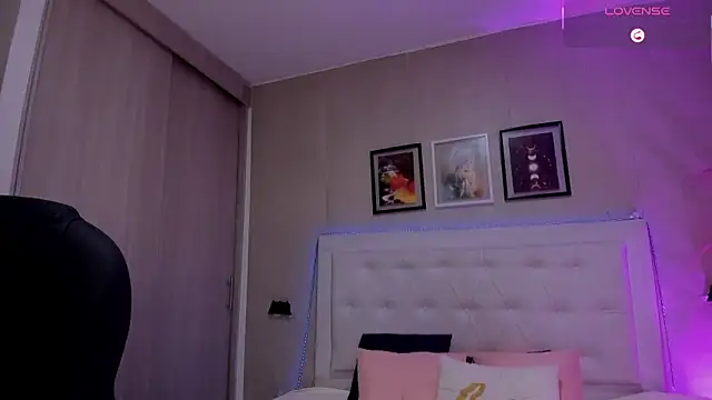 emma  smith1 online show from 6, 2, 2026