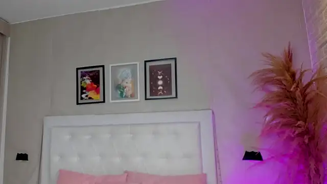 emma  smith1 online show from 11, 3, 2026