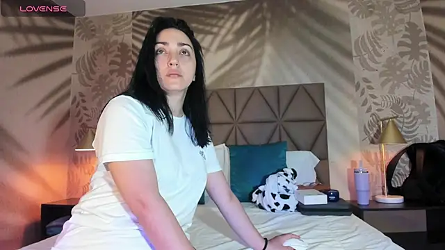 LIAH IZUMI online show from 1, 10, 2025