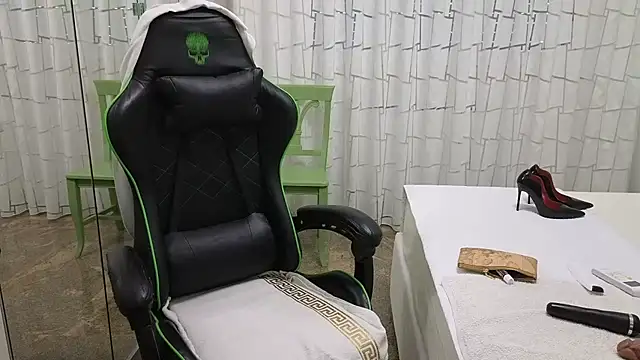   Nina online show from 19, 9, 2025